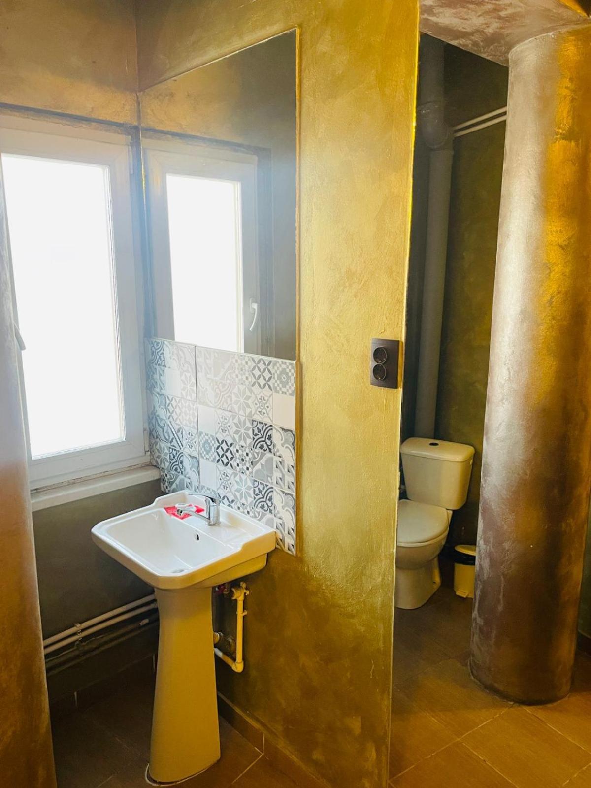 Urban Rez Suites Яссы Экстерьер фото