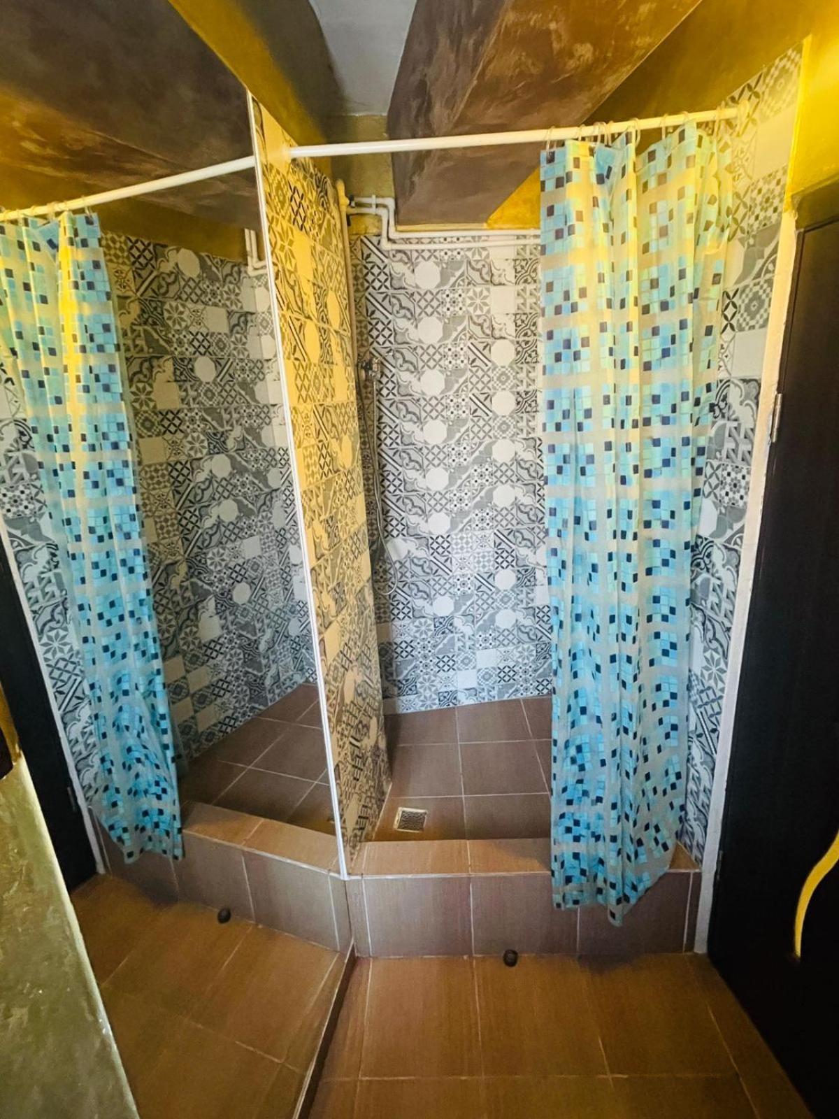 Urban Rez Suites Яссы Экстерьер фото